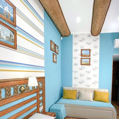 Lucky Ship Art Hotel โอเดสซา ภายนอก รูปภาพ
