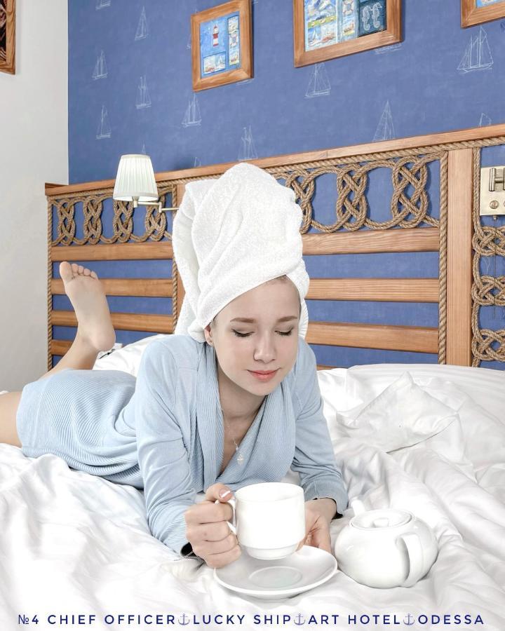 Lucky Ship Art Hotel โอเดสซา ภายนอก รูปภาพ