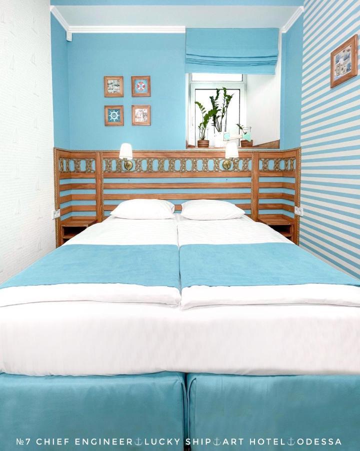 Lucky Ship Art Hotel โอเดสซา ภายนอก รูปภาพ
