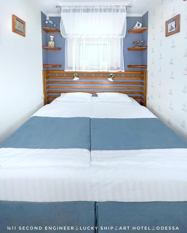 Lucky Ship Art Hotel โอเดสซา ภายนอก รูปภาพ